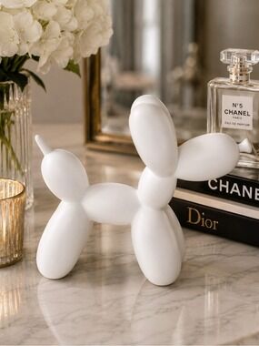 White Matte Balloon Dog Sculpture Modern Luxe Home Decor Resin Display Figure